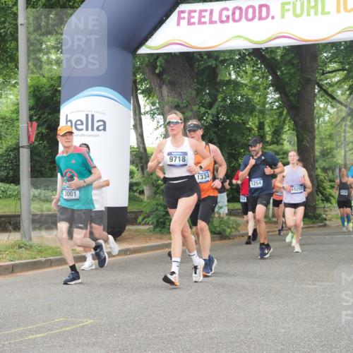 29.06.2025 - hella hamburg halbmarathon KatJ http://msf.ph/oto/8520906 29.06.2025 10:49:52 Zwischen KM18-KM19 1126, 1254, 1334, 1573, 1722, 1724, 1881, 3001, 4370, 4665, 5734 meine-sportfotos.de