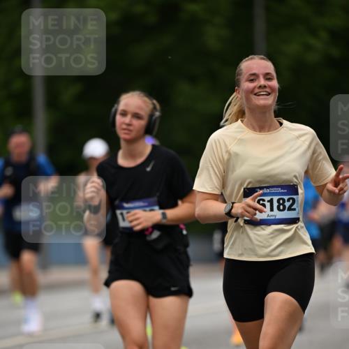 29.06.2025 - hella hamburg halbmarathon Dr. Thomas Lammeyer http://msf.ph/oto/8520985 29.06.2025 10:34:07 Kennedybrücke 1063, 1192, 1230, 1661, 2901, 3573, 3613, 4575, 4580, 4982, 5322, 6418, 6598, 7449, 8048, 10162, 10641, 10880 meine-sportfotos.de