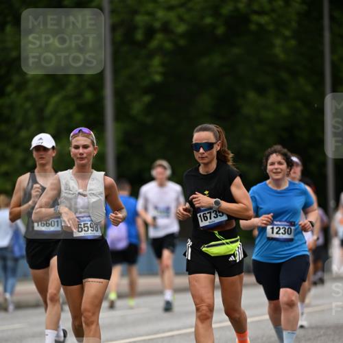 29.06.2025 - hella hamburg halbmarathon Dr. Thomas Lammeyer http://msf.ph/oto/8521047 29.06.2025 10:34:08 Kennedybrücke 1063, 1192, 1230, 1661, 2901, 3573, 3613, 4575, 4580, 6418, 6598, 7449, 8048, 10162, 10641, 10880 meine-sportfotos.de