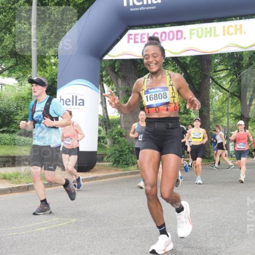 29.06.2025 - hella hamburg halbmarathon KatJ http://msf.ph/oto/8521078 29.06.2025 10:49:56 Zwischen KM18-KM19 1254, 1334, 1573, 1881, 2683, 3001, 3921, 4538, 4665, 5384 meine-sportfotos.de