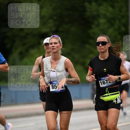 29.06.2025 - hella hamburg halbmarathon Dr. Thomas Lammeyer http://msf.ph/oto/8521123 29.06.2025 10:34:10 Kennedybrücke 1063, 1192, 1230, 1661, 2901, 3524, 3573, 3613, 4198, 4575, 4580, 4819, 6418, 6598, 7449, 8048, 10641, 10880 meine-sportfotos.de
