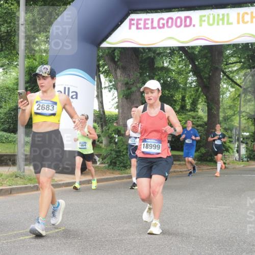 29.06.2025 - hella hamburg halbmarathon KatJ http://msf.ph/oto/8521168 29.06.2025 10:49:59 Zwischen KM18-KM19 1254, 1464, 2683, 3921, 4538, 5384 meine-sportfotos.de