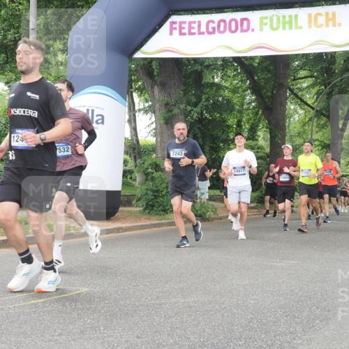 29.06.2025 - hella hamburg halbmarathon KatJ http://msf.ph/oto/8521310 29.06.2025 10:50:05 Zwischen KM18-KM19 1427, 1464, 7243 meine-sportfotos.de