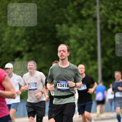 29.06.2025 - hella hamburg halbmarathon Dr. Thomas Lammeyer http://msf.ph/oto/8521344 29.06.2025 10:34:18 Kennedybrücke 1063, 1230, 1661, 2901, 3524, 3573, 4198, 4575, 4580, 4819, 6418, 6598, 6626, 8048, 10322, 10641, 10880 meine-sportfotos.de