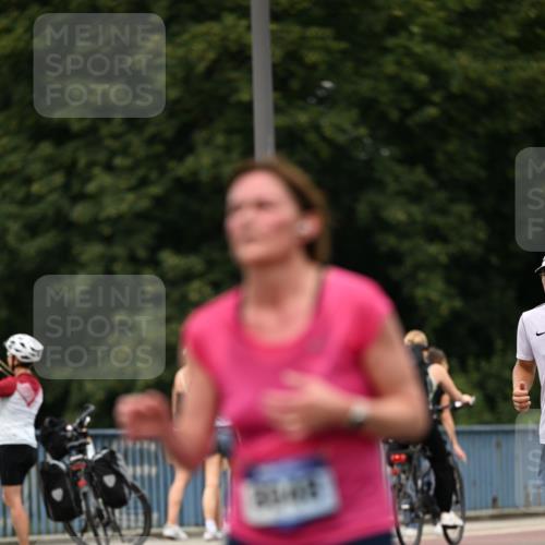 29.06.2025 - hella hamburg halbmarathon Dr. Thomas Lammeyer http://msf.ph/oto/8521373 29.06.2025 10:34:19 Kennedybrücke 1063, 1230, 1661, 2901, 3524, 3573, 4198, 4575, 4580, 4819, 6418, 6598, 6626, 8048, 10322, 10641, 10880 meine-sportfotos.de