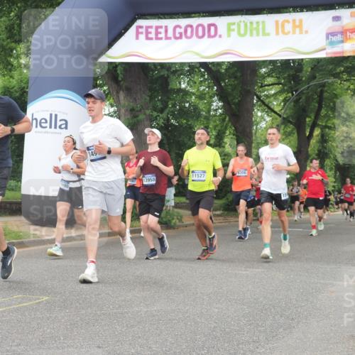 29.06.2025 - hella hamburg halbmarathon KatJ http://msf.ph/oto/8521378 29.06.2025 10:50:07 Zwischen KM18-KM19 1427, 7243 meine-sportfotos.de