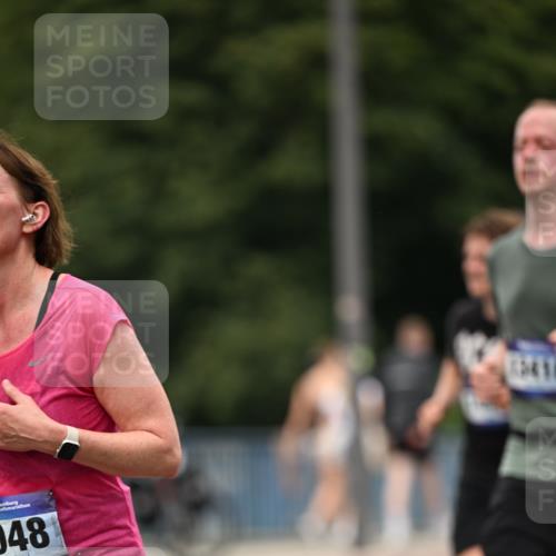 29.06.2025 - hella hamburg halbmarathon Dr. Thomas Lammeyer http://msf.ph/oto/8521401 29.06.2025 10:34:19 Kennedybrücke 1063, 1230, 1661, 2901, 3524, 3573, 4198, 4575, 4580, 4819, 6418, 6598, 6626, 8048, 10322, 10641, 10880 meine-sportfotos.de