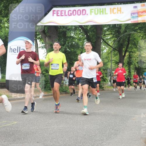29.06.2025 - hella hamburg halbmarathon KatJ http://msf.ph/oto/8521405 29.06.2025 10:50:08 Zwischen KM18-KM19 1427, 7243 meine-sportfotos.de