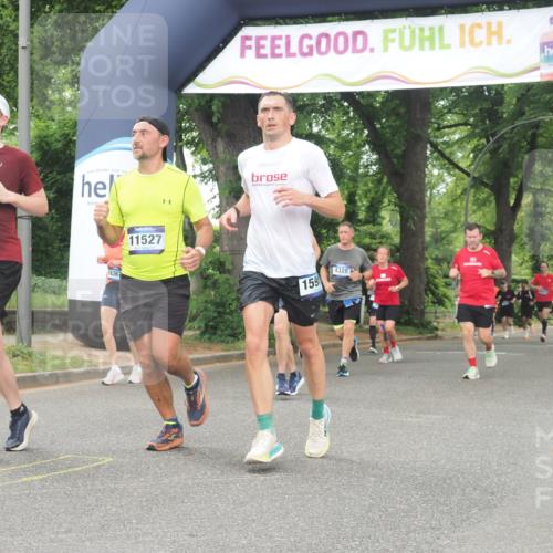 29.06.2025 - hella hamburg halbmarathon KatJ http://msf.ph/oto/8521451 29.06.2025 10:50:08 Zwischen KM18-KM19 1427, 7243 meine-sportfotos.de