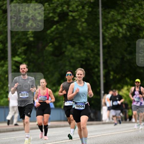 29.06.2025 - hella hamburg halbmarathon Dr. Thomas Lammeyer http://msf.ph/oto/8521464 29.06.2025 10:34:22 Kennedybrücke 1063, 1230, 1661, 2901, 3524, 3573, 4198, 4575, 4819, 6598, 6626, 8048, 10322, 10880 meine-sportfotos.de