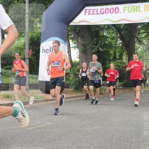 29.06.2025 - hella hamburg halbmarathon KatJ http://msf.ph/oto/8521472 29.06.2025 10:50:09 Zwischen KM18-KM19 4328, 7243 meine-sportfotos.de