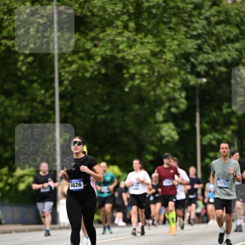 29.06.2025 - hella hamburg halbmarathon Dr. Thomas Lammeyer http://msf.ph/oto/8521566 29.06.2025 10:34:25 Kennedybrücke 1063, 1230, 2302, 2901, 3524, 3573, 4198, 4575, 4819, 6626, 7517, 8048, 9095, 10322, 10880, 10996 meine-sportfotos.de
