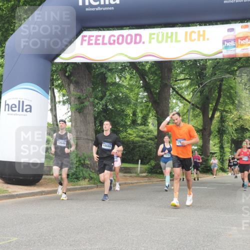 29.06.2025 - hella hamburg halbmarathon KatJ http://msf.ph/oto/8521977 29.06.2025 10:50:24 Zwischen KM18-KM19 3919, 7290, 7717 meine-sportfotos.de