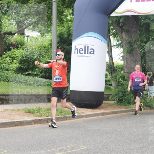 29.06.2025 - hella hamburg halbmarathon KatJ http://msf.ph/oto/8522112 29.06.2025 10:50:32 Zwischen KM18-KM19 1316, 3199 meine-sportfotos.de