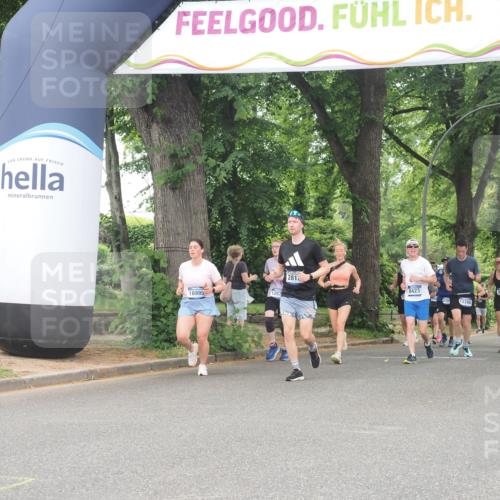 29.06.2025 - hella hamburg halbmarathon KatJ http://msf.ph/oto/8522201 29.06.2025 10:50:35 Zwischen KM18-KM19 2810, 3199, 3663 meine-sportfotos.de