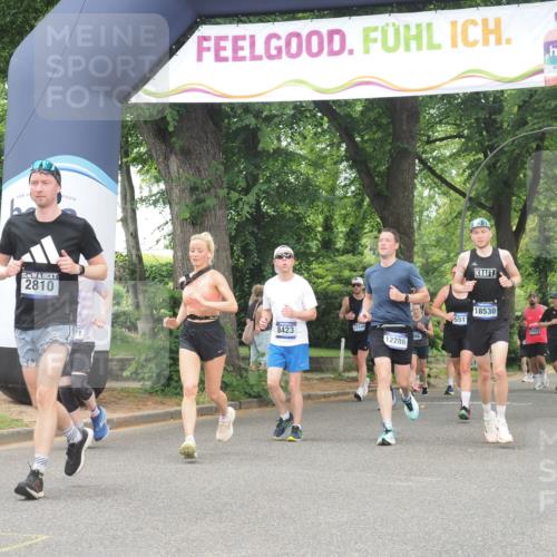 29.06.2025 - hella hamburg halbmarathon KatJ http://msf.ph/oto/8522263 29.06.2025 10:50:37 Zwischen KM18-KM19 2810, 3199, 3663, 8423 meine-sportfotos.de