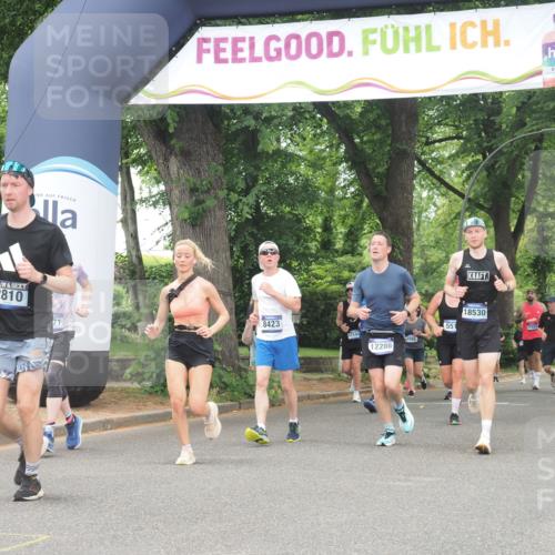 29.06.2025 - hella hamburg halbmarathon KatJ http://msf.ph/oto/8522267 29.06.2025 10:50:37 Zwischen KM18-KM19 2810, 3199, 3663, 8423 meine-sportfotos.de