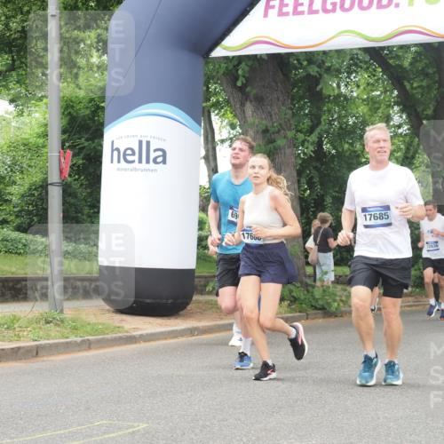 29.06.2025 - hella hamburg halbmarathon KatJ http://msf.ph/oto/8522485 29.06.2025 10:50:46 Zwischen KM18-KM19 4389, 5511, 6966 meine-sportfotos.de