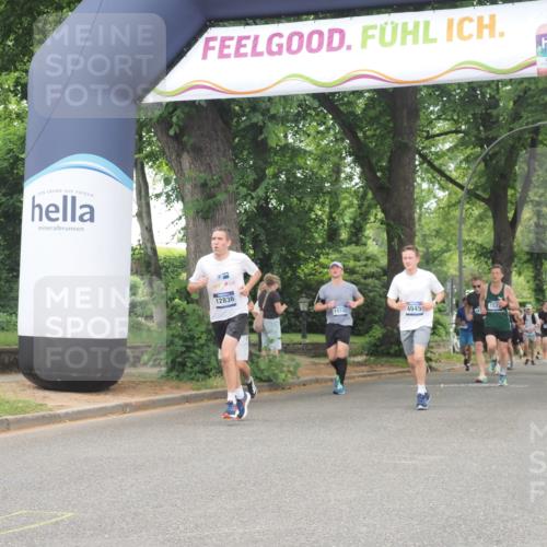 29.06.2025 - hella hamburg halbmarathon KatJ http://msf.ph/oto/8522500 29.06.2025 10:50:48 Zwischen KM18-KM19 4945, 6966 meine-sportfotos.de