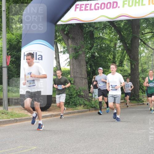 29.06.2025 - hella hamburg halbmarathon KatJ http://msf.ph/oto/8522513 29.06.2025 10:50:49 Zwischen KM18-KM19 1531, 4945, 6966 meine-sportfotos.de