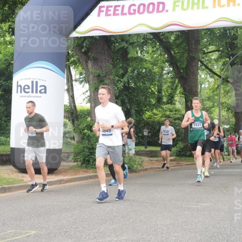 29.06.2025 - hella hamburg halbmarathon KatJ http://msf.ph/oto/8522544 29.06.2025 10:50:50 Zwischen KM18-KM19 1531, 4945, 6966 meine-sportfotos.de