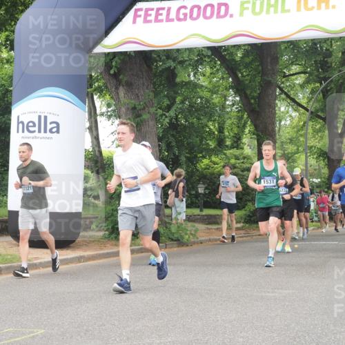 29.06.2025 - hella hamburg halbmarathon KatJ http://msf.ph/oto/8522551 29.06.2025 10:50:50 Zwischen KM18-KM19 1531, 4945, 6966 meine-sportfotos.de