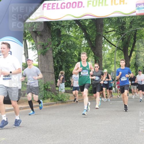 29.06.2025 - hella hamburg halbmarathon KatJ http://msf.ph/oto/8522574 29.06.2025 10:50:51 Zwischen KM18-KM19 1531, 4945, 6966 meine-sportfotos.de