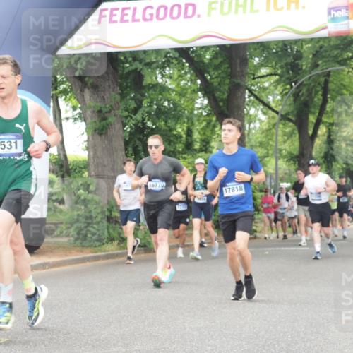 29.06.2025 - hella hamburg halbmarathon KatJ http://msf.ph/oto/8522633 29.06.2025 10:50:52 Zwischen KM18-KM19 1531, 4945, 6966 meine-sportfotos.de