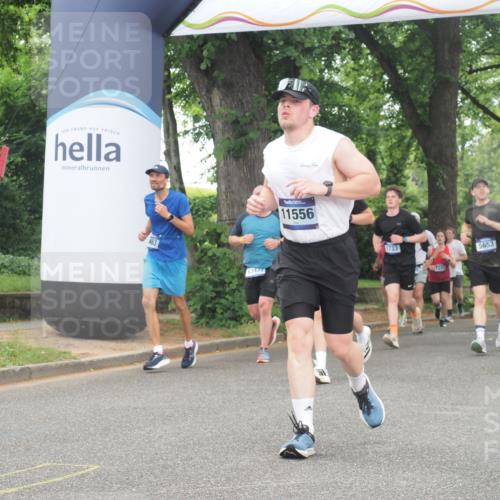 29.06.2025 - hella hamburg halbmarathon KatJ http://msf.ph/oto/8522746 29.06.2025 10:50:56 Zwischen KM18-KM19 1212, 1531, 4945, 5653 meine-sportfotos.de