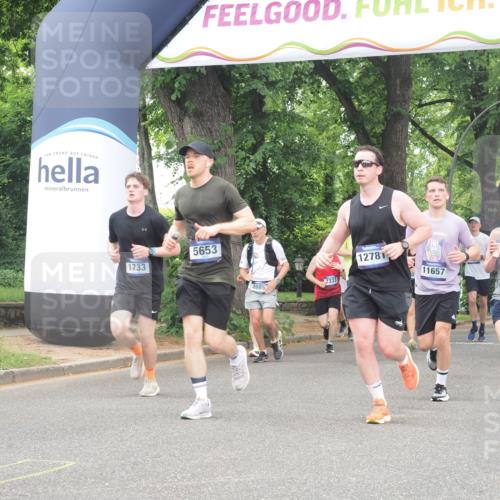29.06.2025 - hella hamburg halbmarathon KatJ http://msf.ph/oto/8522808 29.06.2025 10:50:58 Zwischen KM18-KM19 1212, 1733, 1851, 2463, 4985, 5653, 7333 meine-sportfotos.de