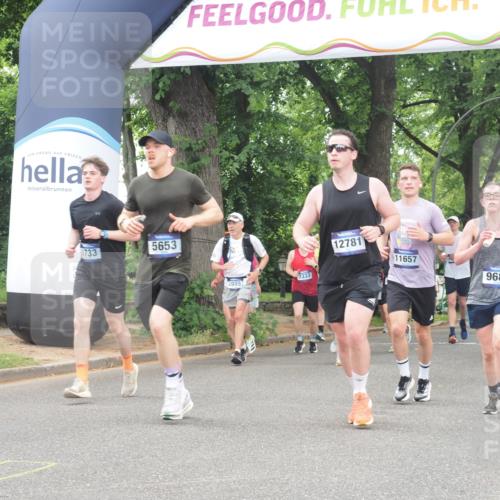 29.06.2025 - hella hamburg halbmarathon KatJ http://msf.ph/oto/8522817 29.06.2025 10:50:58 Zwischen KM18-KM19 1212, 1733, 1851, 2463, 4985, 5653, 7333 meine-sportfotos.de
