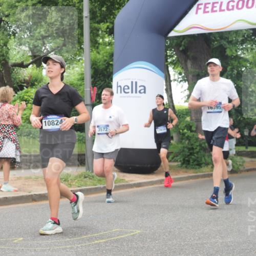 29.06.2025 - hella hamburg halbmarathon KatJ http://msf.ph/oto/8522998 29.06.2025 10:51:02 Zwischen KM18-KM19 1212, 1733, 1851, 2463, 3572, 4120, 4985, 5653, 7333 meine-sportfotos.de