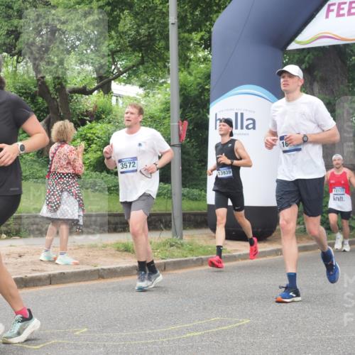 29.06.2025 - hella hamburg halbmarathon KatJ http://msf.ph/oto/8523027 29.06.2025 10:51:03 Zwischen KM18-KM19 1733, 1851, 2463, 3572, 4120, 4985, 5653, 7333 meine-sportfotos.de