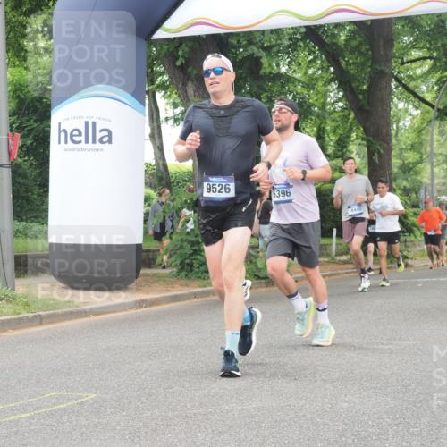 29.06.2025 - hella hamburg halbmarathon KatJ http://msf.ph/oto/8523539 29.06.2025 10:51:29 Zwischen KM18-KM19 1194, 1702, 1992, 2298, 2782, 2979, 4542, 5396, 6585, 6907, 6908, 7042, 7081, 8520, 8561 meine-sportfotos.de