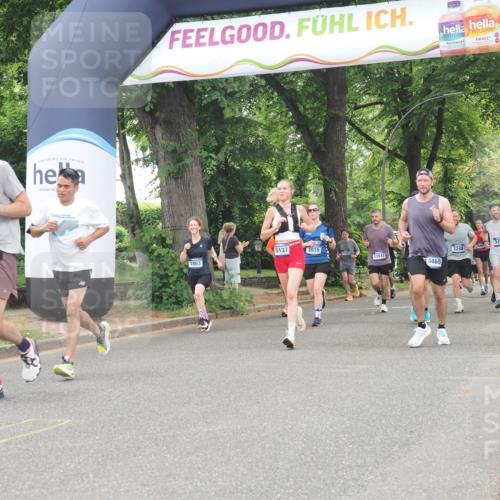 29.06.2025 - hella hamburg halbmarathon KatJ http://msf.ph/oto/8523574 29.06.2025 10:51:33 Zwischen KM18-KM19 1863, 2298, 2782, 3039, 5396, 6585, 7042 meine-sportfotos.de
