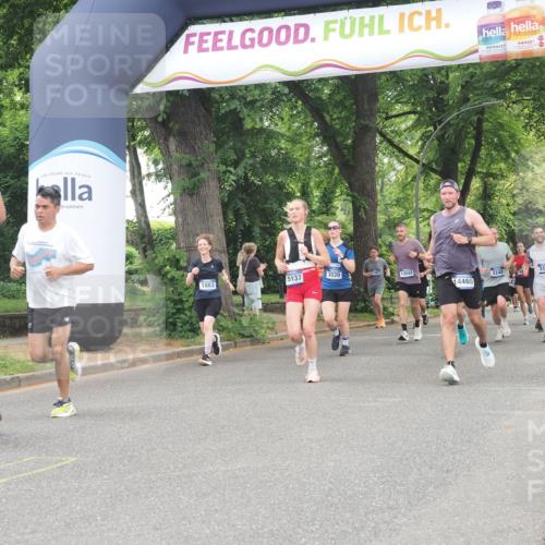 29.06.2025 - hella hamburg halbmarathon KatJ http://msf.ph/oto/8523583 29.06.2025 10:51:33 Zwischen KM18-KM19 1863, 2298, 2782, 3039, 5396, 6585, 7042 meine-sportfotos.de