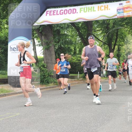29.06.2025 - hella hamburg halbmarathon KatJ http://msf.ph/oto/8523622 29.06.2025 10:51:34 Zwischen KM18-KM19 1863, 3039, 3182, 3248, 5396, 7042 meine-sportfotos.de