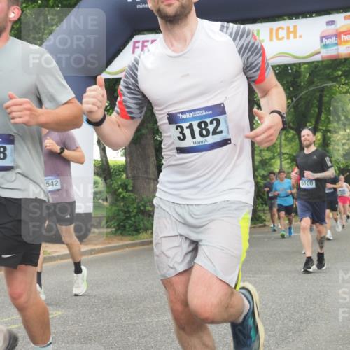 29.06.2025 - hella hamburg halbmarathon KatJ http://msf.ph/oto/8523717 29.06.2025 10:51:36 Zwischen KM18-KM19 1863, 3039, 3182, 3248, 5396, 6100, 7042 meine-sportfotos.de