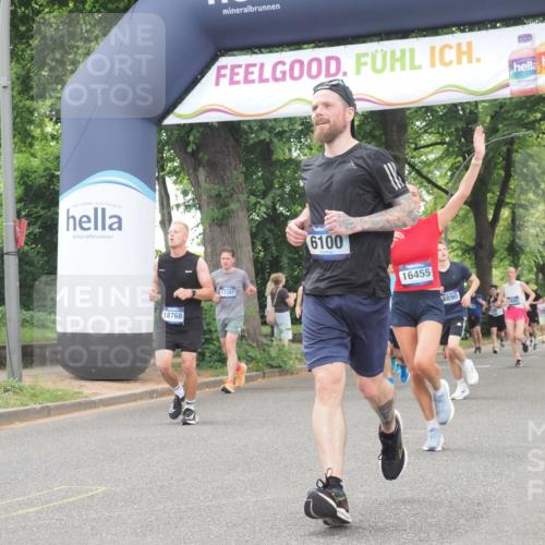 29.06.2025 - hella hamburg halbmarathon KatJ http://msf.ph/oto/8523784 29.06.2025 10:51:38 Zwischen KM18-KM19 1863, 3039, 3182, 3248, 6100, 6174 meine-sportfotos.de