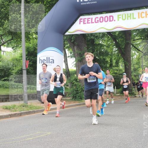 29.06.2025 - hella hamburg halbmarathon KatJ http://msf.ph/oto/8523860 29.06.2025 10:51:39 Zwischen KM18-KM19 1863, 3039, 3182, 3248, 6100, 6174 meine-sportfotos.de