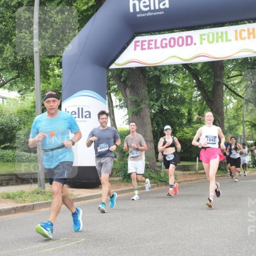 29.06.2025 - hella hamburg halbmarathon KatJ http://msf.ph/oto/8523950 29.06.2025 10:51:41 Zwischen KM18-KM19 1842, 3039, 3182, 3248, 6100, 6174 meine-sportfotos.de