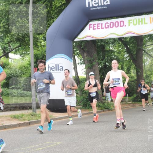 29.06.2025 - hella hamburg halbmarathon KatJ http://msf.ph/oto/8523983 29.06.2025 10:51:42 Zwischen KM18-KM19 1842, 3182, 3248, 6100, 6174 meine-sportfotos.de
