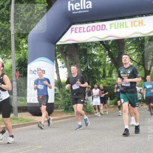 29.06.2025 - hella hamburg halbmarathon KatJ http://msf.ph/oto/8524110 29.06.2025 10:51:46 Zwischen KM18-KM19 1842, 6174, 6714 meine-sportfotos.de