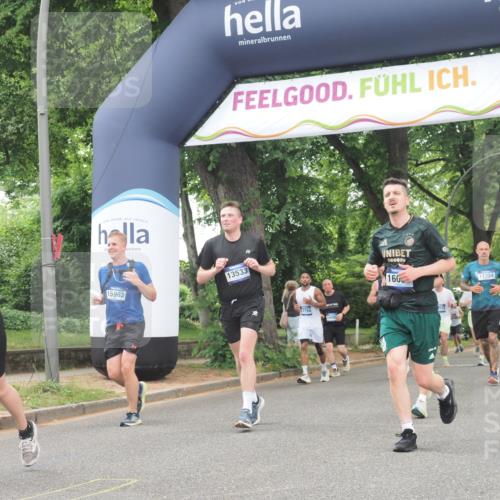 29.06.2025 - hella hamburg halbmarathon KatJ http://msf.ph/oto/8524114 29.06.2025 10:51:46 Zwischen KM18-KM19 1842, 6174, 6714 meine-sportfotos.de