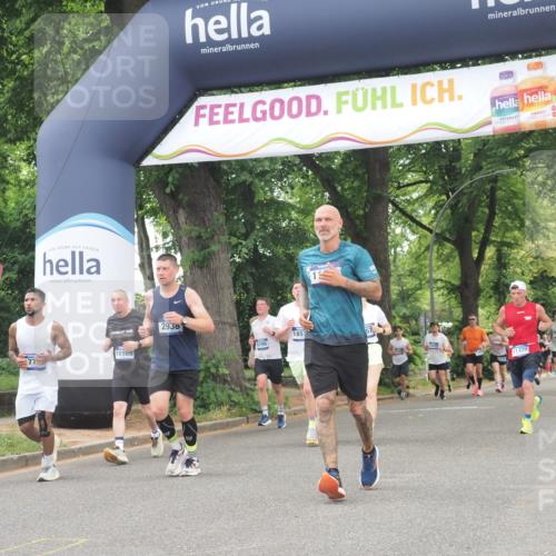 29.06.2025 - hella hamburg halbmarathon KatJ http://msf.ph/oto/8524205 29.06.2025 10:51:49 Zwischen KM18-KM19 2936, 6714 meine-sportfotos.de