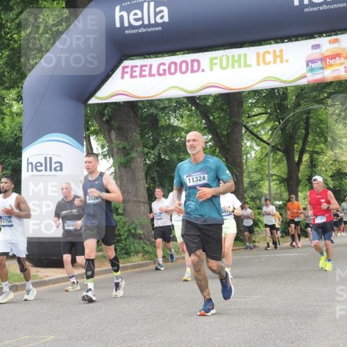 29.06.2025 - hella hamburg halbmarathon KatJ http://msf.ph/oto/8524211 29.06.2025 10:51:49 Zwischen KM18-KM19 2936, 6714 meine-sportfotos.de