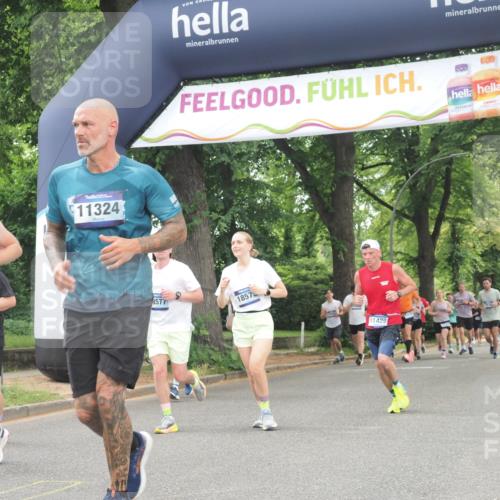 29.06.2025 - hella hamburg halbmarathon KatJ http://msf.ph/oto/8524242 29.06.2025 10:51:50 Zwischen KM18-KM19 2936, 6714 meine-sportfotos.de