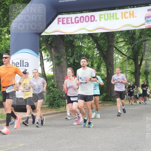 29.06.2025 - hella hamburg halbmarathon KatJ http://msf.ph/oto/8524340 29.06.2025 10:51:56 Zwischen KM18-KM19 1526, 2936, 4146, 5742, 0000, 6462, 7935 meine-sportfotos.de