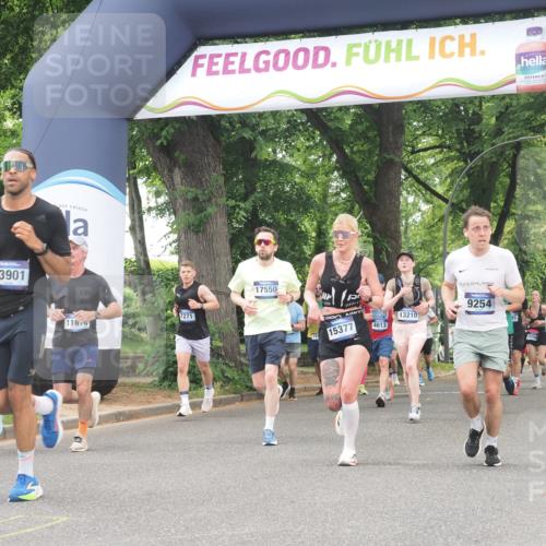 29.06.2025 - hella hamburg halbmarathon KatJ http://msf.ph/oto/8524436 29.06.2025 10:52:02 Zwischen KM18-KM19 1526, 4146, 4613, 7271, 7935 meine-sportfotos.de