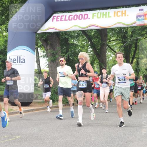 29.06.2025 - hella hamburg halbmarathon KatJ http://msf.ph/oto/8524446 29.06.2025 10:52:02 Zwischen KM18-KM19 1526, 4146, 4613, 7271, 7935 meine-sportfotos.de